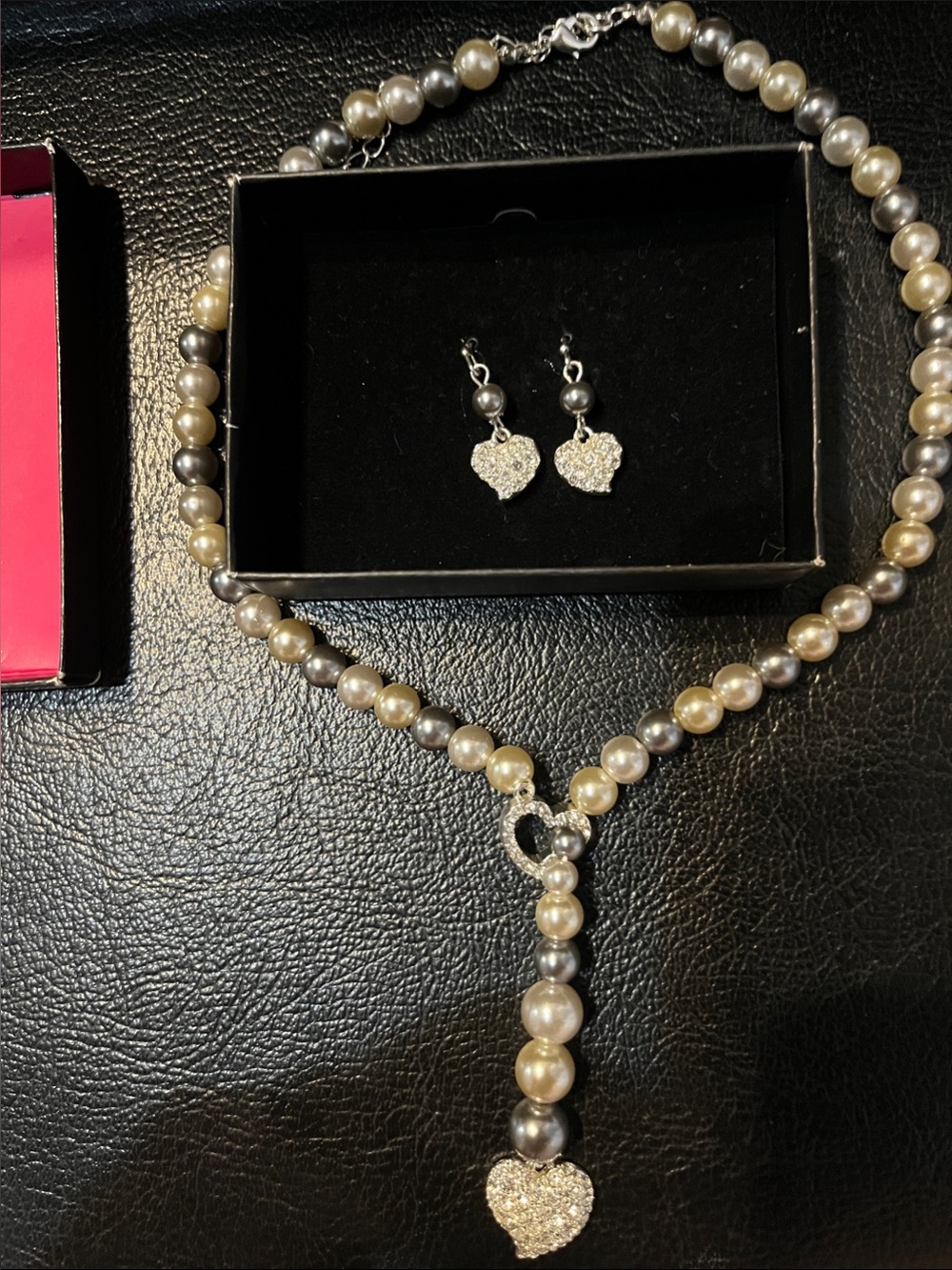 Vintage Avon NRT Gray & Cream Faux Pearl Heart Lariat Necklace & Earrings Set